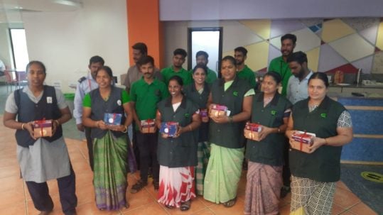 Spreading happiness this holiday season with Thank U Foods!